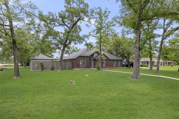 2403 Greenglade LN,  Spring,  TX 77386