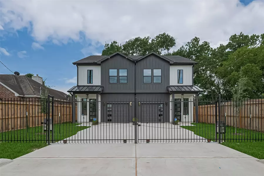 7911 Carver Rd, Houston, TX 77088