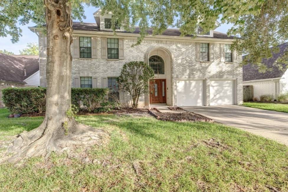 3411 Stillwater LN, Sugar Land, TX 77479