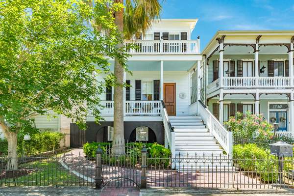 1717 Winnie ST, Galveston, TX 77550