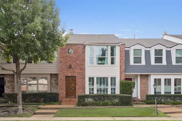 1223 Fountain View DR #124, Houston, TX 77057