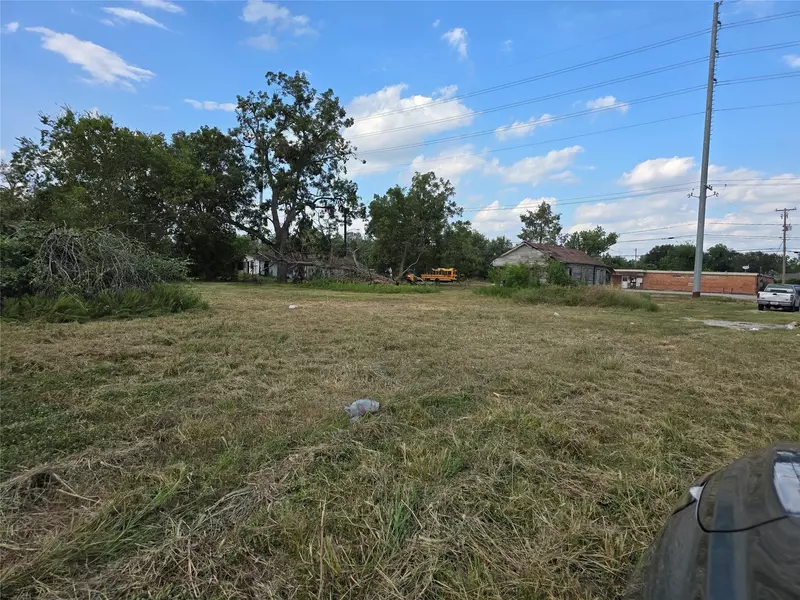 9203 W Montgomery RD, Houston, TX 77088
