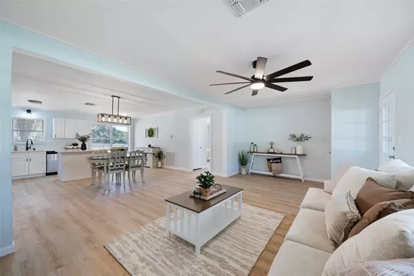 El Campo, TX 77437,388 Delbur ST