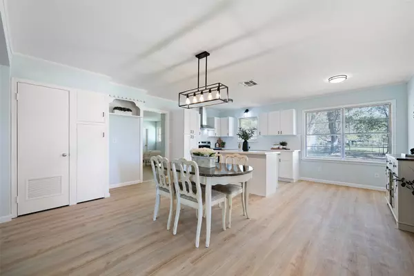 El Campo, TX 77437,388 Delbur ST