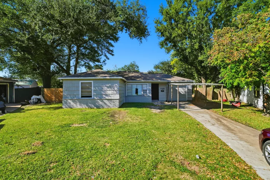 710 Canary CIR, Pasadena, TX 77502