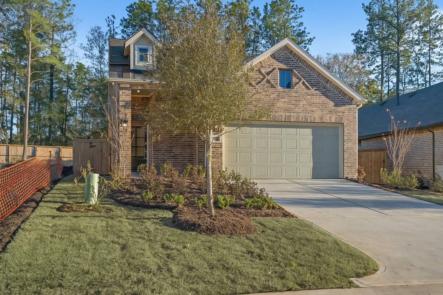 119 Lukewood CIR, Conroe, TX 77318