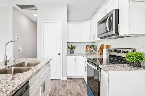 5911 Westover ST, Houston, TX 77033