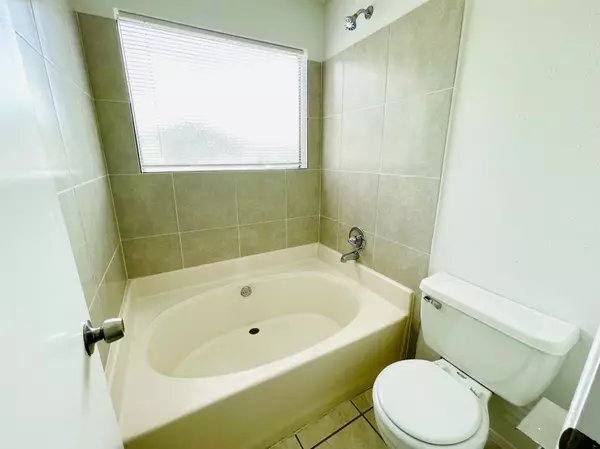 Sugar Land, TX 77479,2710 Grants Lake BLVD #A1