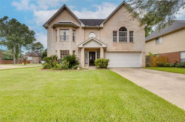 303 Welford LN, Highlands, TX 77562