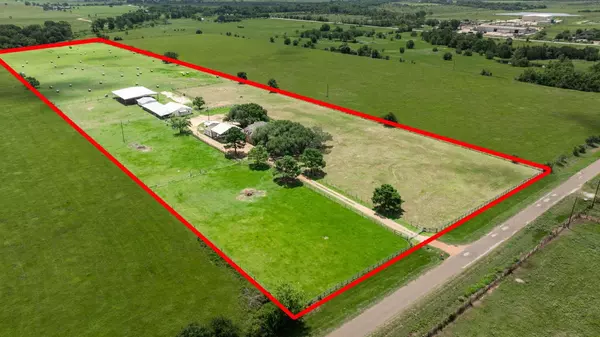 10306 Schmidt RD, Waller, TX 77484