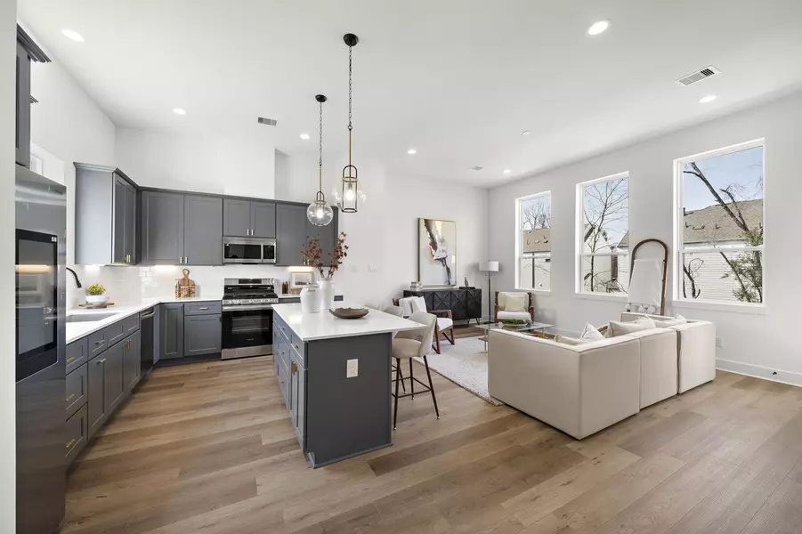 835D Elkhart ST, Houston, TX 77091