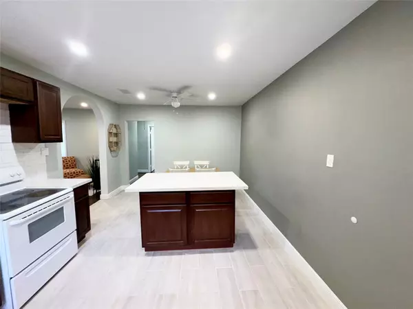 Houston, TX 77061,7135 Cayton ST