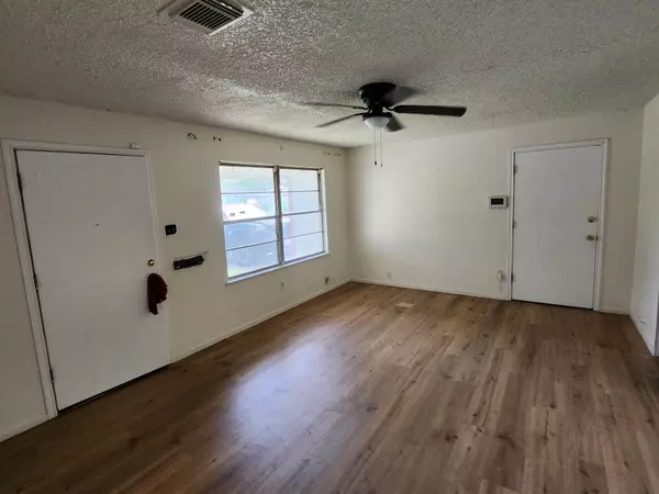 Houston, TX 77033,5535 Flamingo DR