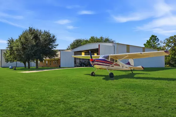 30 Piper LN, Normangee, TX 77871