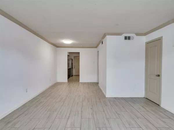 Houston, TX 77043,1701 Upland DR #216