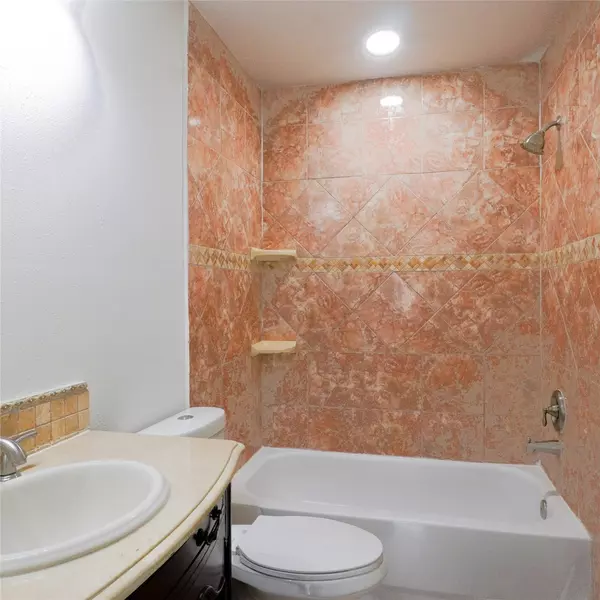 Houston, TX 77022,9018 Mcgallion RD