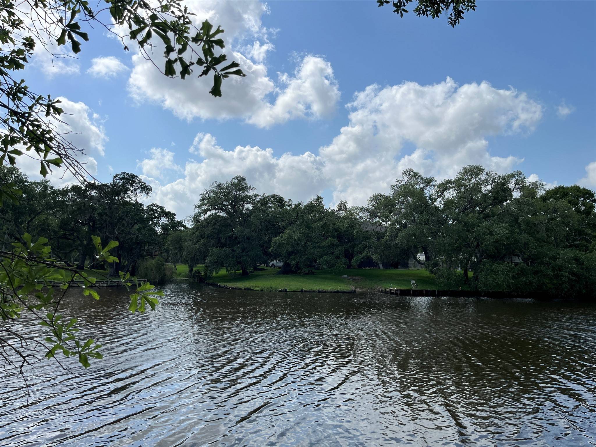 32526 Bayou BND, Richwood, TX 77515