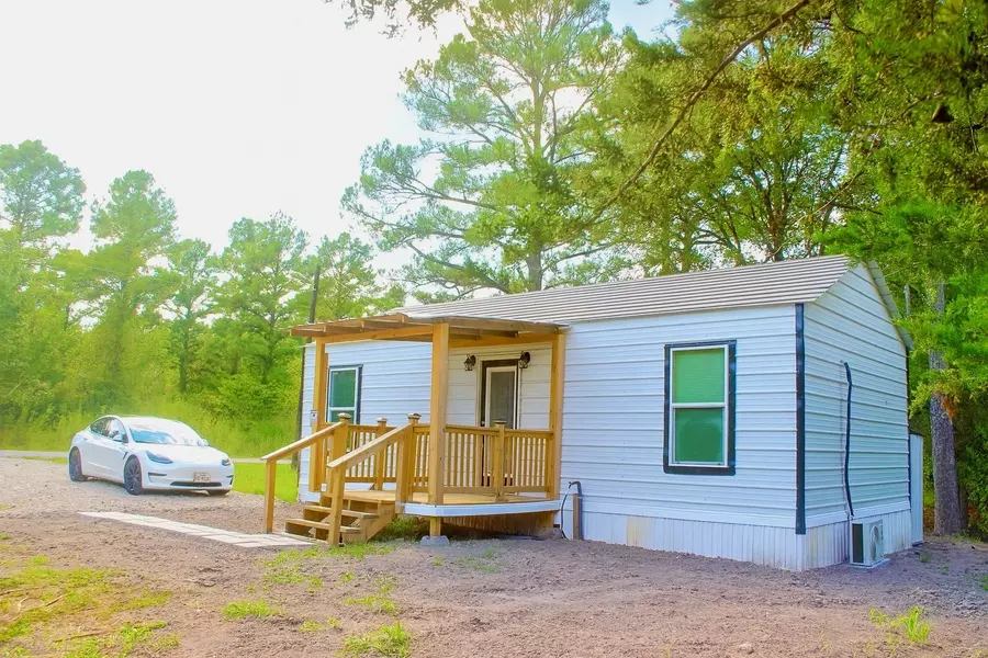 2 Lula DR, Huntsville, TX 77320