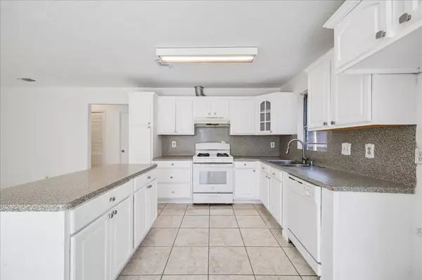 Houston, TX 77060,719 Midland CT