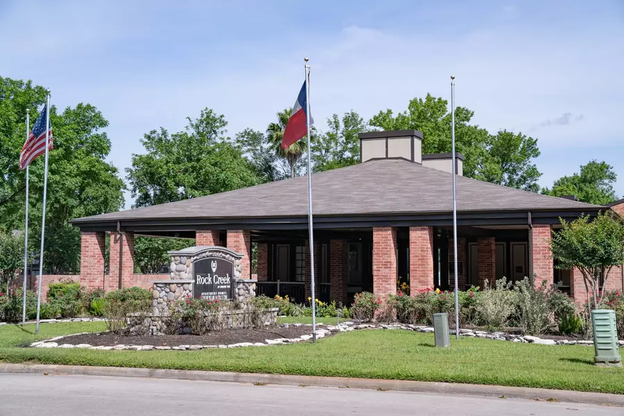 200 Hallow Tree LN #413-2, Houston, TX 77090