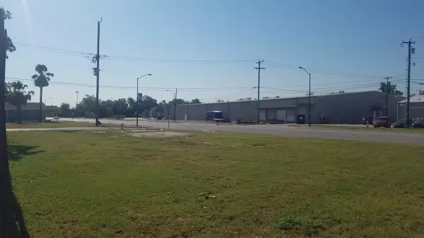 700 W 2nd ST,  Taylor,  TX 76574