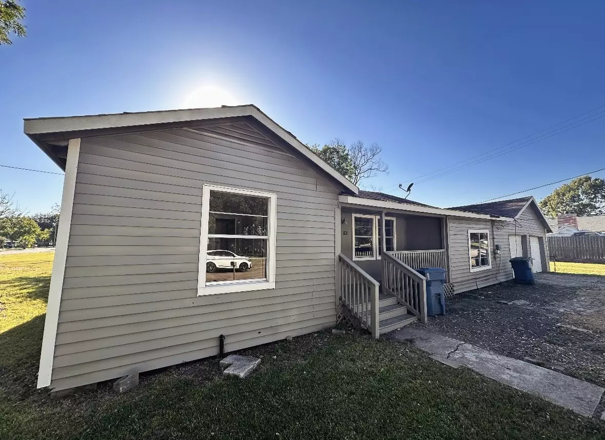 Webster, TX 77598,507 N Houston ST