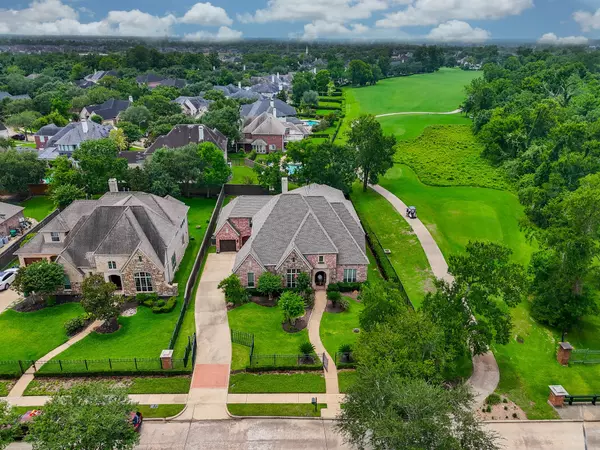 10 Waters Lake BLVD, Missouri City, TX 77459