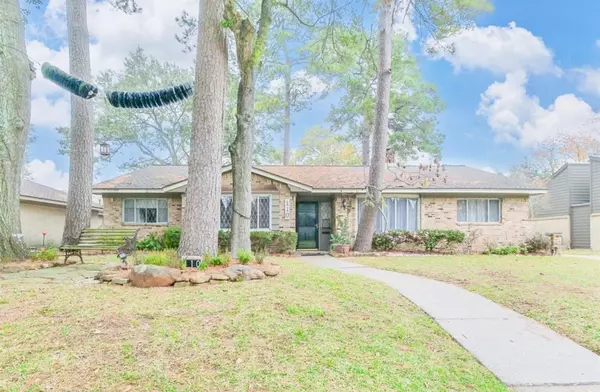 110 Pine Shadows DR,  Seabrook,  TX 77586