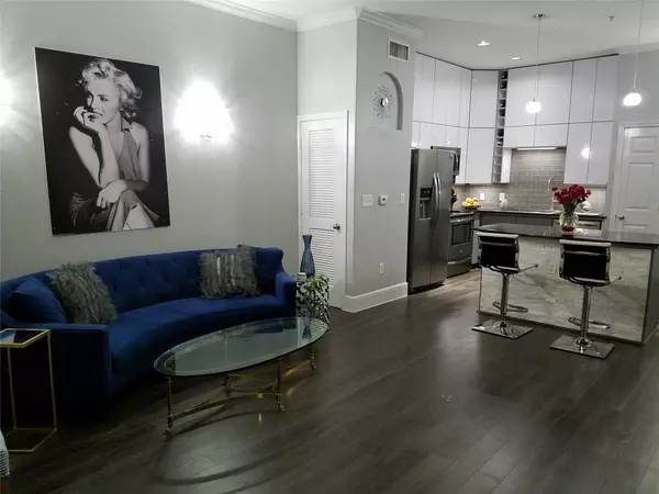 Houston, TX 77007,1441 East ST #303