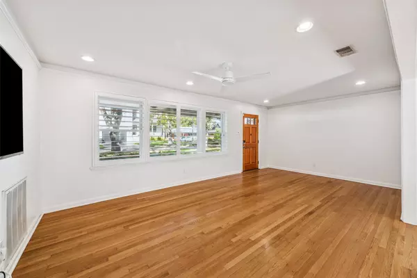 Houston, TX 77018,2103 Wakefield DR