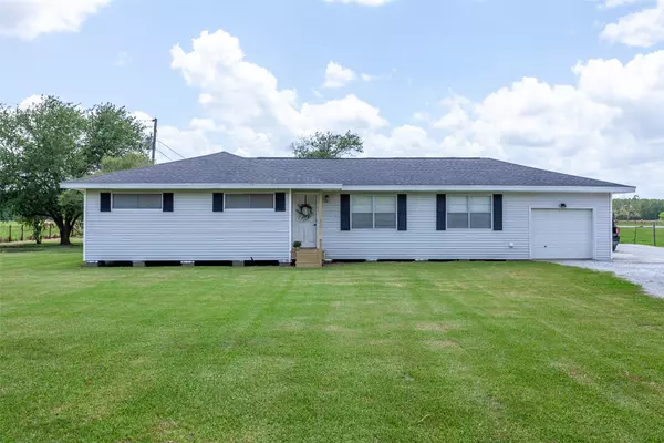 6975 N Highway 105, Vidor, TX 77662