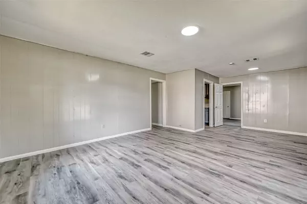 Houston, TX 77033,5962 Willow Glen DR