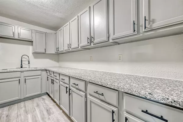 Houston, TX 77033,5962 Willow Glen DR