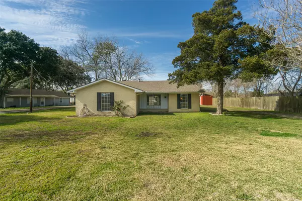 4604 S Tower RD, Santa Fe, TX 77517
