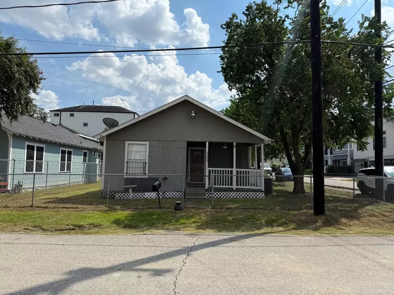 5239 Kiam, Houston, TX 77007