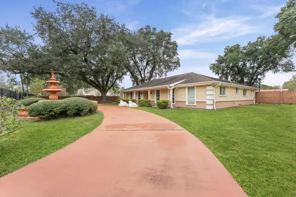 Houston, TX 77040,8710 Congo LN