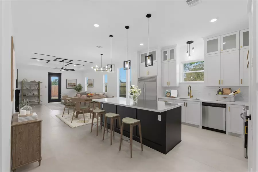 704 S Carroll, La Porte, TX 77571