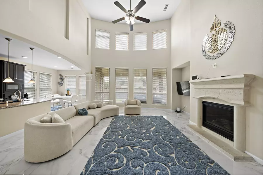 3627 Grand Promenade LN, Stafford, TX 77477