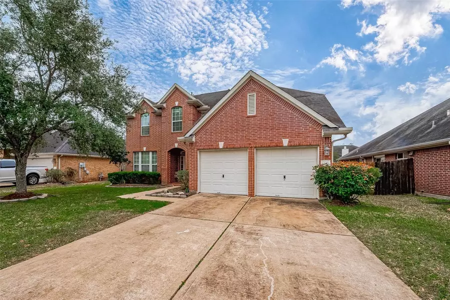 7610 Waterlilly LN, Pearland, TX 77581