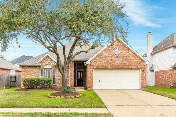 6503 E Bending Oaks LN,  Pearland,  TX 77584