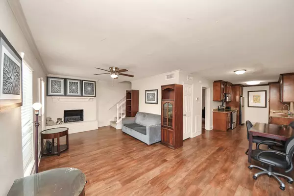 Houston, TX 77069,6119 FM 1960 RD W