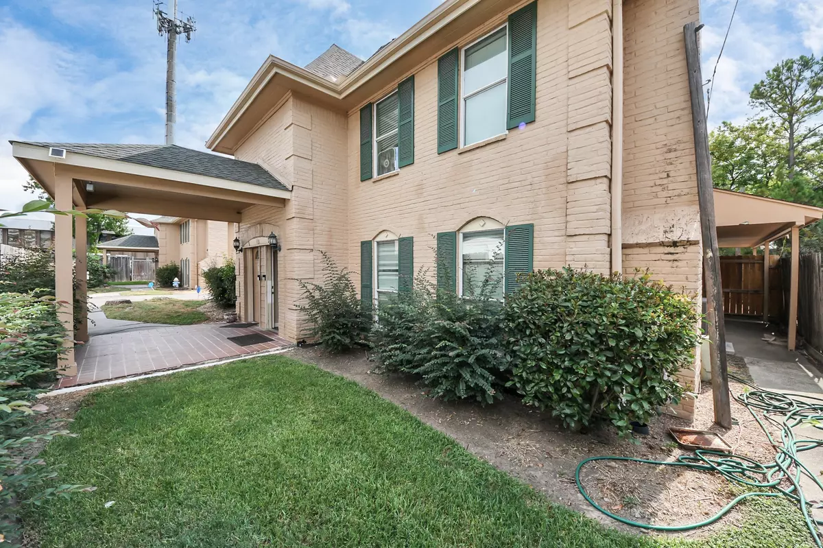 Houston, TX 77069,6119 FM 1960 RD W