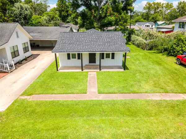 214 2nd ST, Brazoria, TX 77422