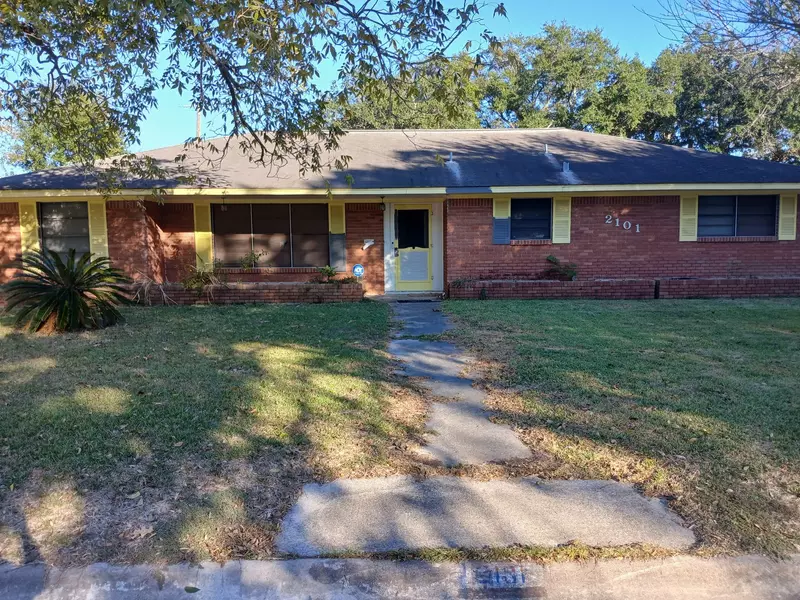 2101 Belvedere DR, Baytown, TX 77520