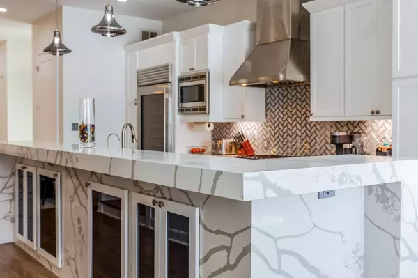 Houston, TX 77098,2124 Banks ST