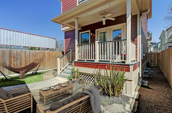 Houston, TX 77008,1047 W 16th ST