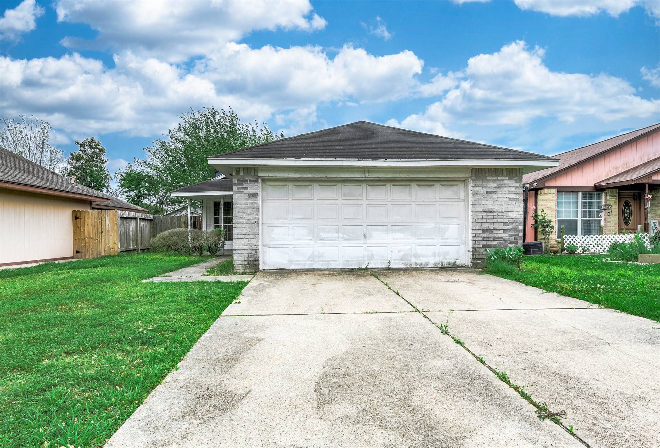 3911 Mohlerbruk DR,  Houston,  TX 77066