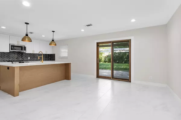 Houston, TX 77035,5518 Mcknight ST