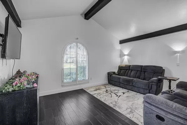 Baytown, TX 77520,1316 Town Circle #1