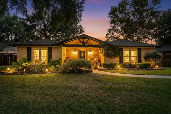 1219 Coe RD, Pinehurst, TX 77362